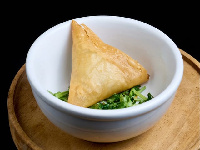 Onion Samosa (1 Pc).