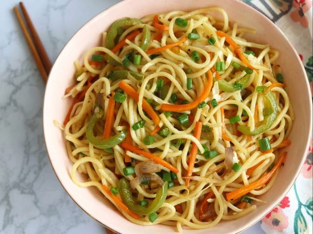Hakka Noodles.